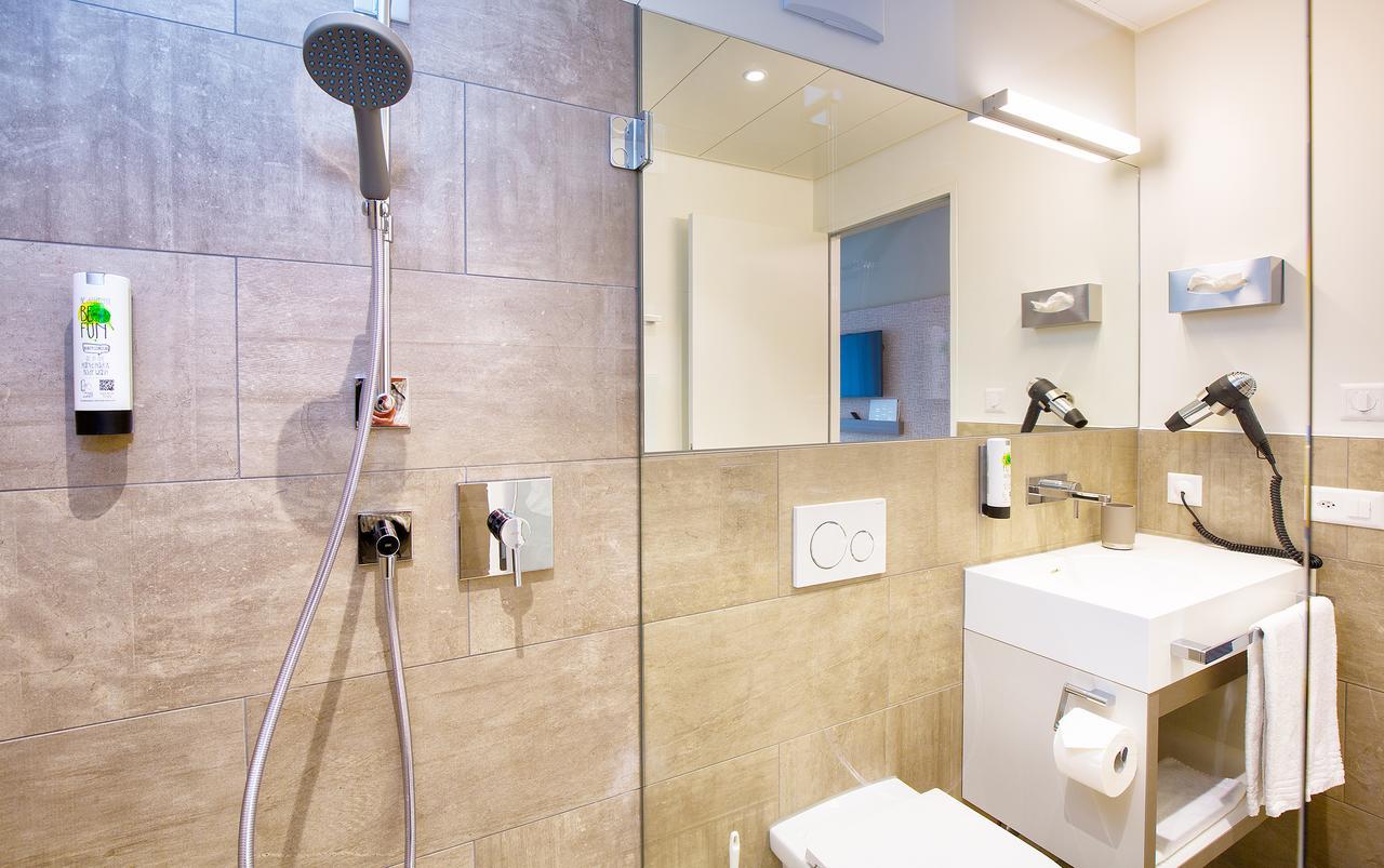 B_Smart Motel Ландкварт Екстериор снимка
