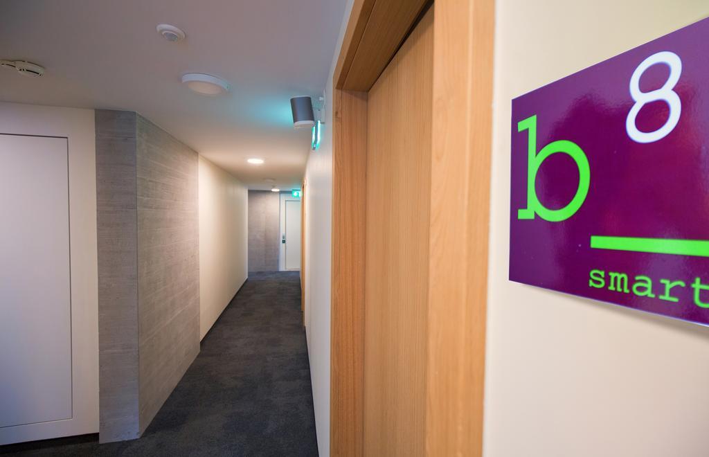 B_Smart Motel Ландкварт Екстериор снимка