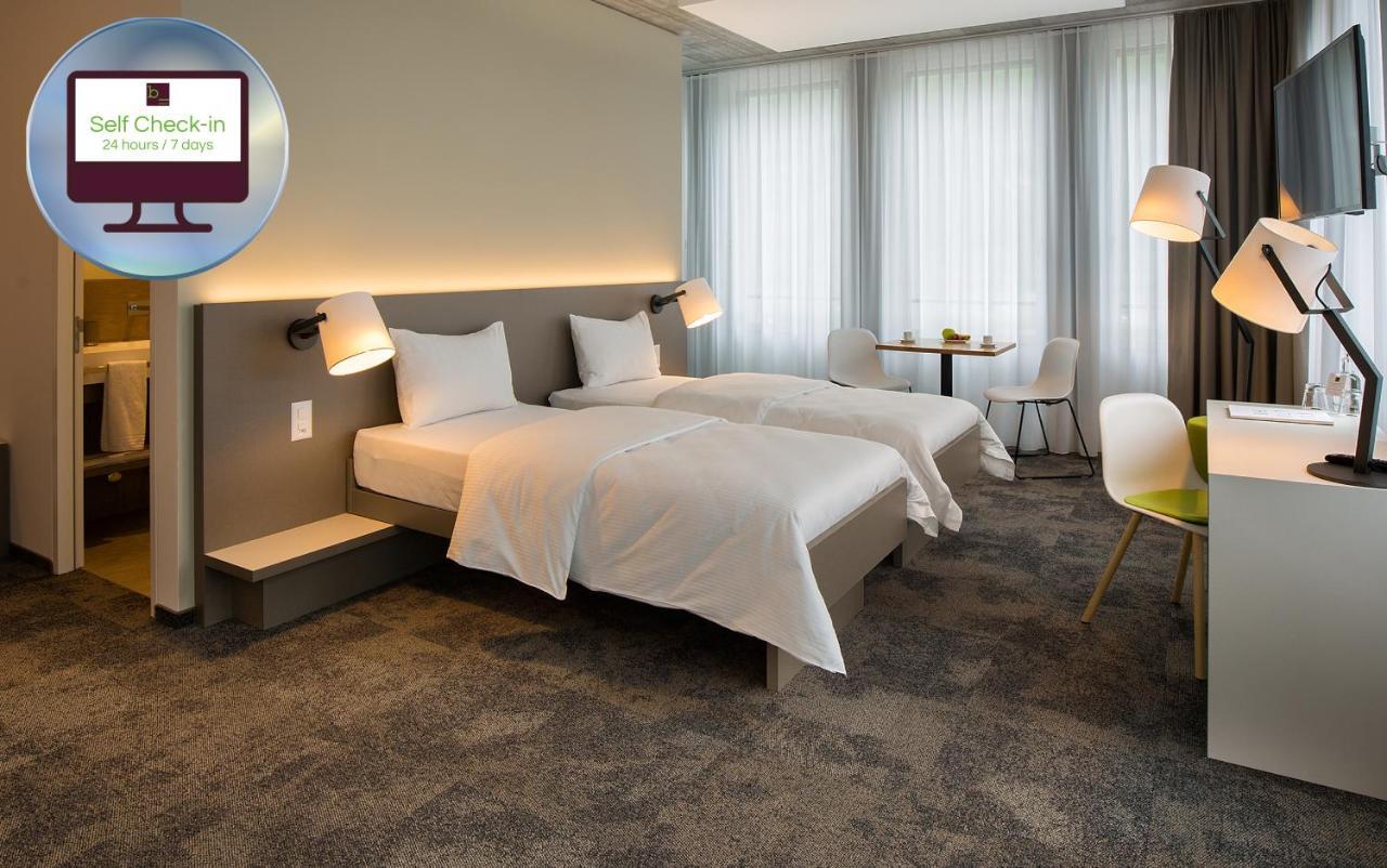B_Smart Motel Ландкварт Екстериор снимка